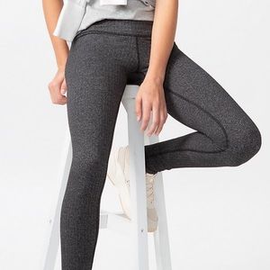 Ivivva heathered Black herringbone leggings,